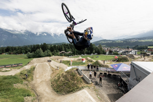 Sledujte naživo: Preteky v disciplíne slopestyle v rámci festivalu Crankworx v Innsbrucku