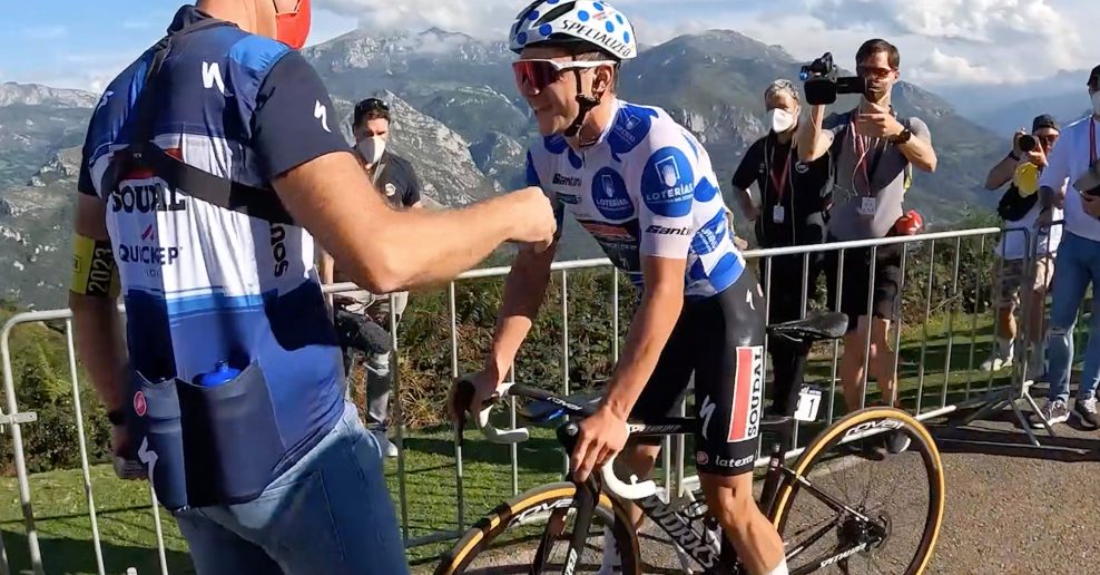 Remco Evenepoel vyhral po 29 km sóle už tretiu etapu na Vuelte, Sepp Kuss si upevnil pozíciu na čele celkovej klasifikácie