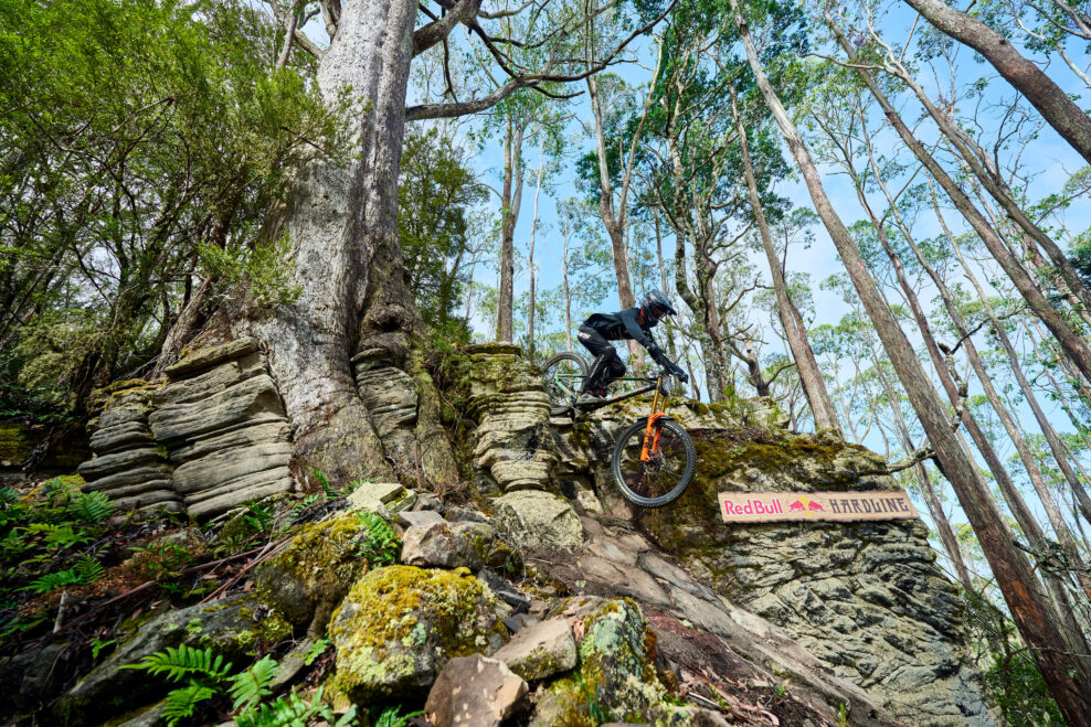 Poznáme jazdcov Red Bull Hardline Tasmania