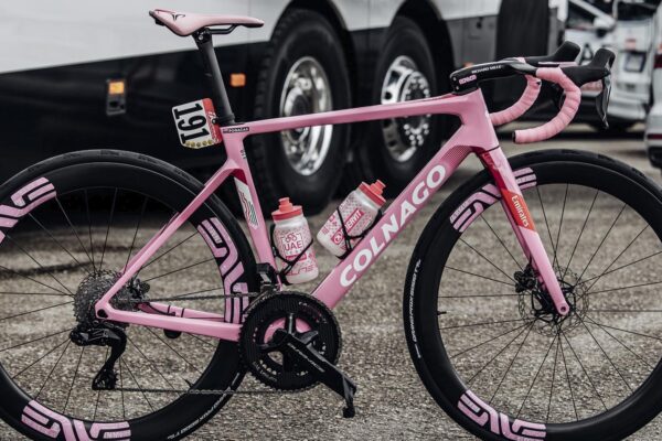 Víťazný bicykel Giro d’Italia 2024: Colnago V4Rs Tadeja Pogačara s extrémne krátkymi kľukami