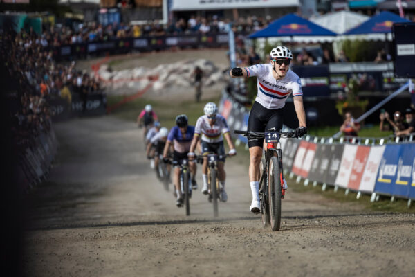 Charlie Aldridge predlžuje zmluvu s Cannondale Factory Racing