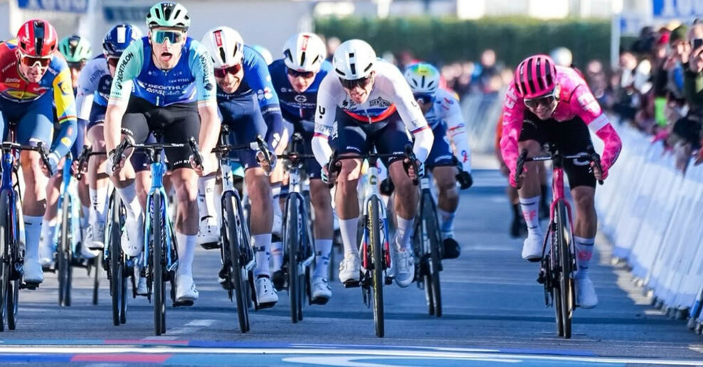 Lukáš Kubiš bol v šprinte lepší ako Mads Pedersen a vybojoval skvelé druhé miesto v úvodnej etape Tour de la Provence