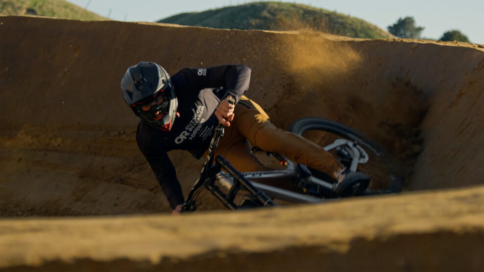 Video: Bas Van Steenbergen ukazuje rýchlosť a štýl na svojej trati v Rotorue