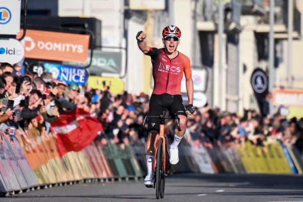 Matteo Jorgenson je po druhýkrát celkovým víťazom Paríž-Nice, poslednú etapu vyhral Magnus Sheffield